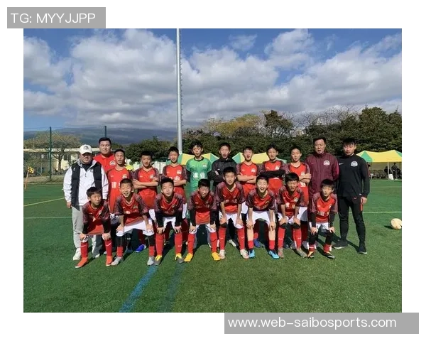 追寻梦想的脚步一名优秀足球运动员的成长与奋斗之路